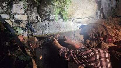 זאבו, המג"ד ומנורת שבעת הקנים. | ז'אבו ארליך ולוחמי גדוד המילואים 7007 זאבו, המג"ד ומנורת שבעת הקנים. | ז'אבו ארליך ולוחמי גדוד המילואים 7007