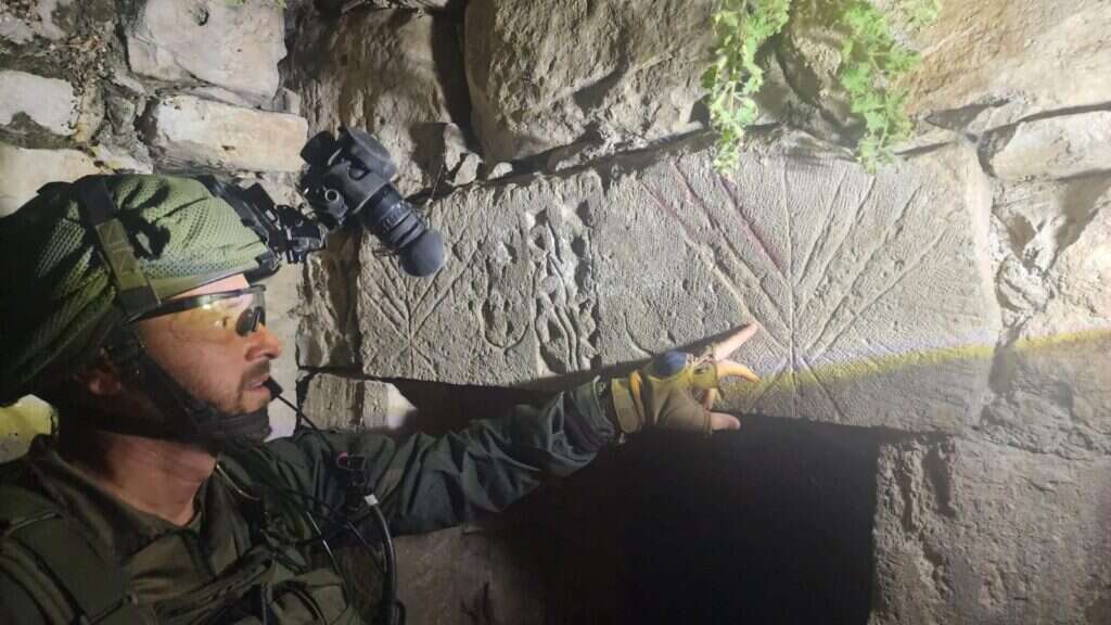 זאבו, המג"ד ומנורת שבעת הקנים. | ז'אבו ארליך ולוחמי גדוד המילואים 7007 זאבו, המג"ד ומנורת שבעת הקנים. | ז'אבו ארליך ולוחמי גדוד המילואים 7007