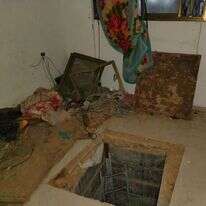 פתח המנהרה שבה נמצאו גופות החטופים. | ישי אלמקייס