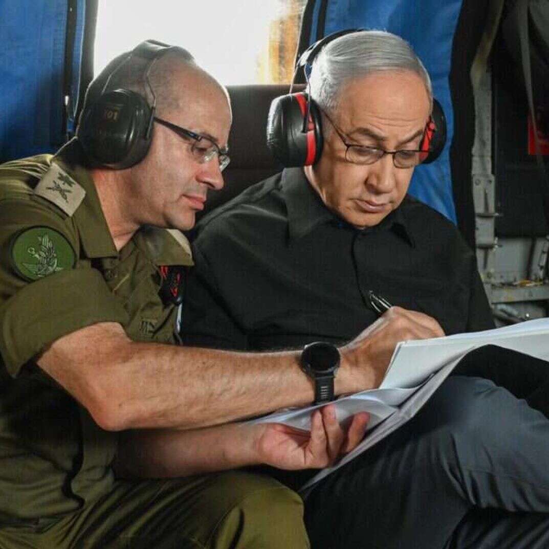 נתניהו בסיור בצפון עם המזכיר הצבאי, האלוף רומן גופמן | מעיין טואף - לע"מ
