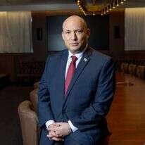 "הרעיון היה מנהיגות חדשה, צעירה וליברלית". נפתלי בנט, שבכהונתו היה הרשקוביץ בכיר בהסברת הקורונה. | יונתן זינדל, פלאש 90