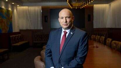 "הרעיון היה מנהיגות חדשה, צעירה וליברלית". נפתלי בנט, שבכהונתו היה הרשקוביץ בכיר בהסברת הקורונה. | יונתן זינדל, פלאש 90