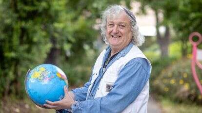 שלמה אפל, בעל חברה להפקת טיולים בחו"ל "נופש ופנאי". | אריק סולטן