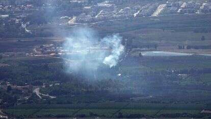 פגיעה מירי של חיזבאללה לעבר אצבע הגליל, בחודש מאי. | EPA