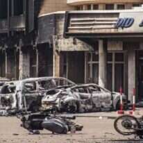 זירת פיגוע בוואגאדוגו; בורקינה פאסו, בו נרצחו 30 בני אדם ולפחות 56 נפצעו. ארכיון | AFP זירת פיגוע בוואגאדוגו; בורקינה פאסו, בו נרצחו 30 בני אדם ולפחות 56 נפצעו. ארכיון | AFP