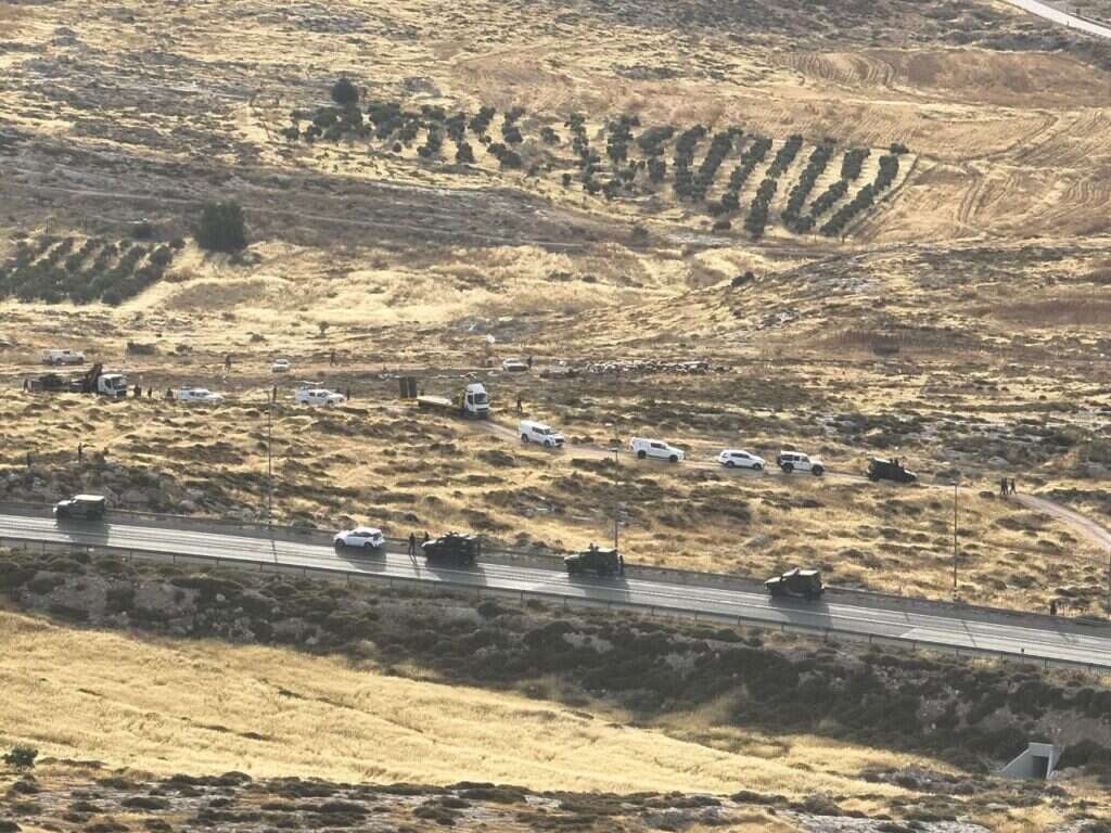 כוחות המשטרה בפינוי בבנימין, הבוקר כוחות המשטרה בפינוי בבנימין, הבוקר