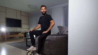 איתי שכטר. | לירון מולדובן