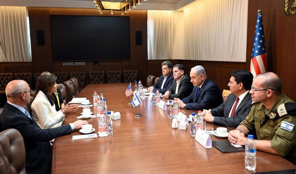 היילי בפגישה עם נתניהו בלשכתו. | חיים צח/ לע"מ