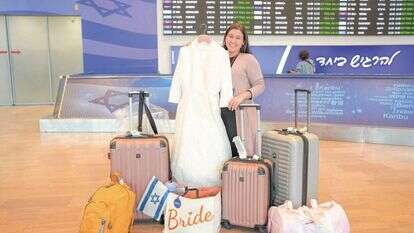 כנרת קניק,בשדה התעופה. | נפש בנפש