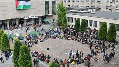 הפגנה ומאהל מחאה באוניברסיטת טורינו. | EPA