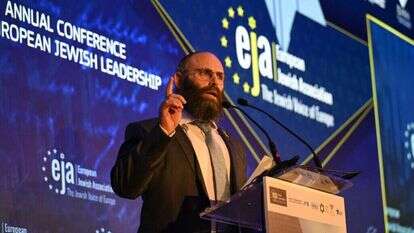 הרב מנחם מרגולין בכנס איגוד הארגונים היהודים באירופה. | יואב דודקביץ'