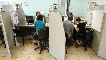 משרד הפנים בראשון לציון. למצולמים אין קשר לכתבה. | יהושע יוסף