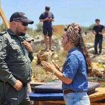 רויטל שמיר, אלמנתו של מוטי שמיר ז"ל שנפל ב-7 באוקטובר, בעת הרס השכונה בשומרון. | רועי חדי