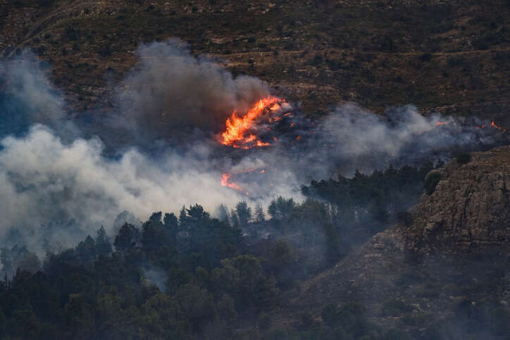 שריפה סמוך לקריית שמונה שנגרמה כתוצאה מירי חיזבאללה. | אייל מרגולין, פלאש 90