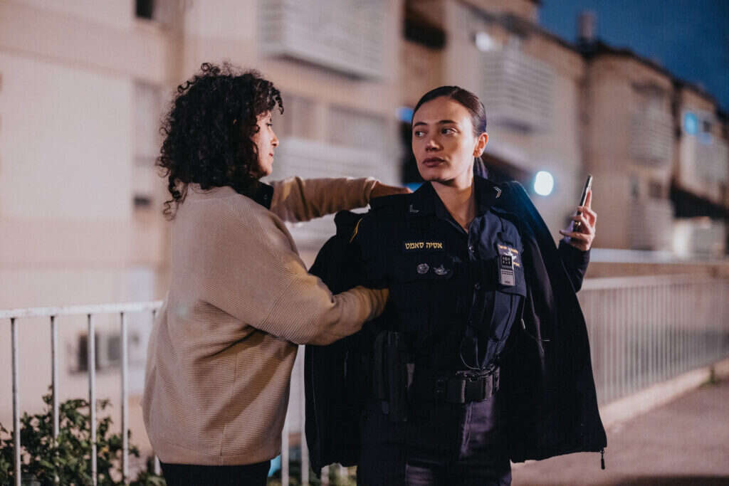 דמות שמתפתחת לאורך הסדרה. נאמן בתפקיד אסיה. | מיכה בירקמן