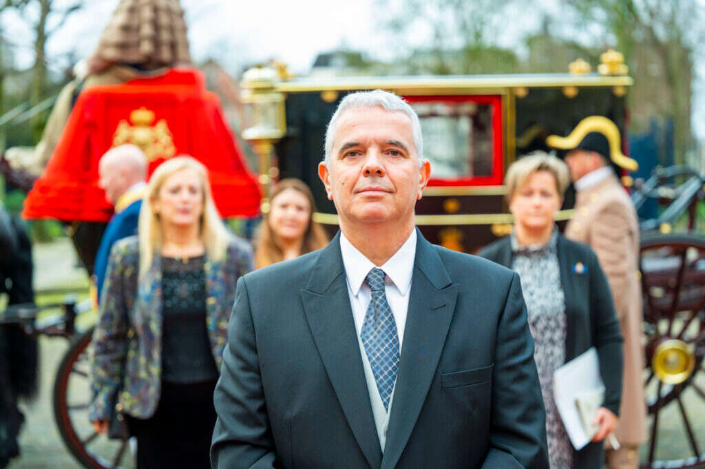 "מבחינת החששות, אתה במזרח התיכון". שגריר ישראל בהולנד מודי אפרים. | Jeroen van der Meyde