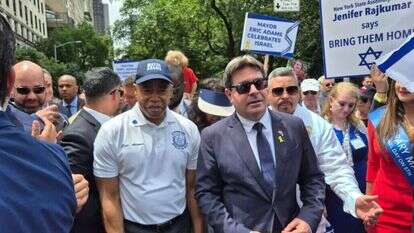 ראש עיריית ניו־יורק אריק אדמס בצעדה למען ישראל בניו־יורק, בשנה שעברה | מיכאל טוכפלד