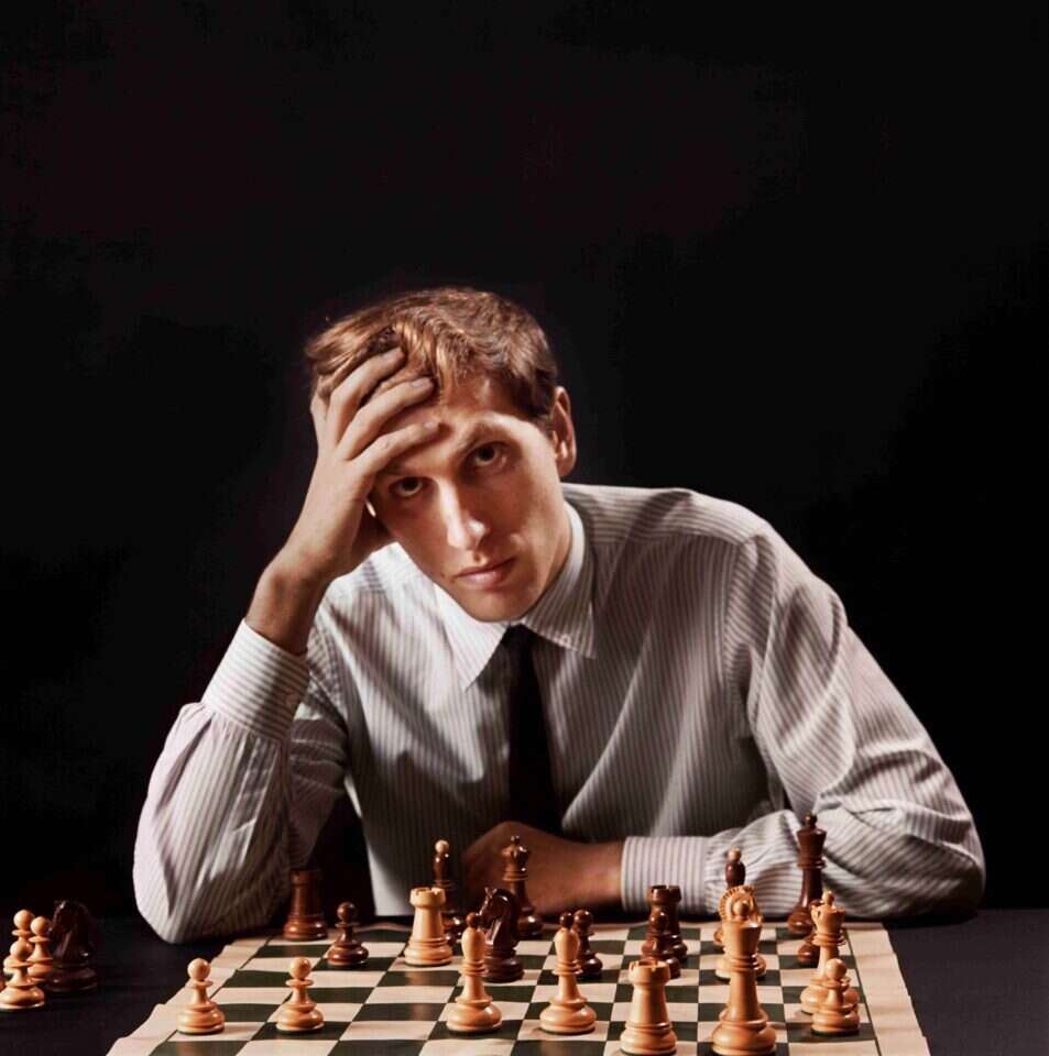 מסוגר, גולה, שנוא ונערץ. השחמטאי בובי פישר בניו־יורק, 1971. | גטי אימג'ס מסוגר, גולה, שנוא ונערץ. השחמטאי בובי פישר בניו־יורק, 1971. | גטי אימג'ס