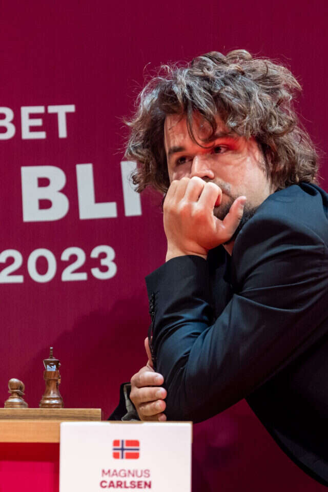 נאלץ להתפשר עם נימן, ואולי אף לפצות אותו בסכום שלא פורסם. אלוף העולם לשעבר בשחמט, מגנוס קרלסן. | גטי אימג'ס נאלץ להתפשר עם נימן, ואולי אף לפצות אותו בסכום שלא פורסם. אלוף העולם לשעבר בשחמט, מגנוס קרלסן. | גטי אימג'ס