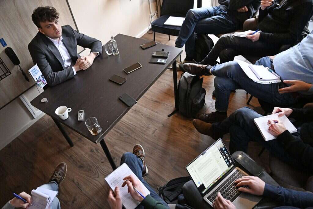 "לפי מדדים אובייקטיביים, החיים שלי נהרסו". נימן במסיבת עיתונאים לפני טורניר בהולנד, בחודש ינואר. | איי.אף.פי "לפי מדדים אובייקטיביים, החיים שלי נהרסו". נימן במסיבת עיתונאים לפני טורניר בהולנד, בחודש ינואר. | איי.אף.פי