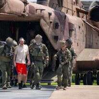 תיעוד מרגע נחיתת המסוק עם שלושה מהחטופים ששבו ארצה . | דובר צה"ל