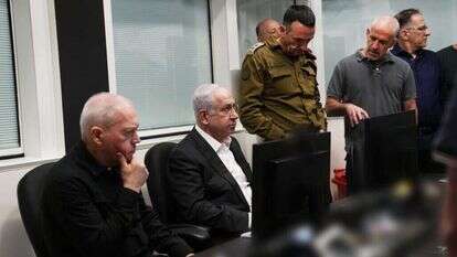 ראש הממשלה, הרמטכ"ל, שר הביטחון בחדר המבצעים. | תקשורת שב"כ ראש הממשלה, הרמטכ"ל, שר הביטחון בחדר המבצעים. | תקשורת שב"כ