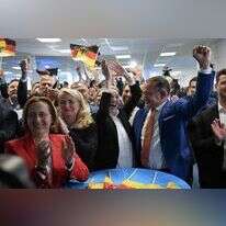 חגיגות במטה "אלטרנטיבה לגרמניה" בבחירות האחרונות. | RALF HIRSCHBERGER / AFP)