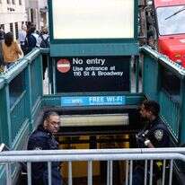 היציאה מתחנת הרכבת התחתית במנהטן, ניו יורק | AFP