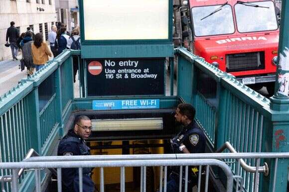 היציאה מתחנת הרכבת התחתית במנהטן, ניו יורק | AFP