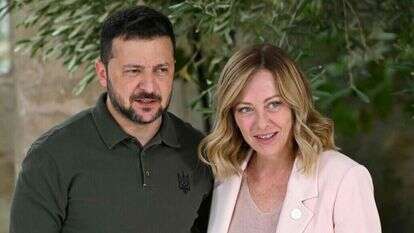 ג'ורג'יה מלוני עם וולדימיר זלנסקי בוועידת ה-G7. | AFP