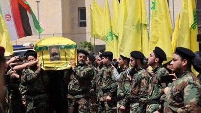 הלווייתו של אבו־טאלב בביירות, שלשום. | איי.אף.פי הלווייתו של אבו־טאלב בביירות, שלשום. | איי.אף.פי