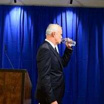 גנץ אחרי הודעת הפרישה, ביום ראשון. | יוסי זליגר