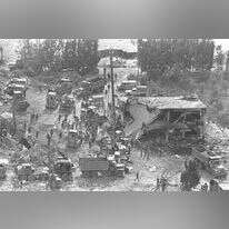 זירת פיצוץ מכונית התופת ליד מפקדת צה"ל בעיר צור, 1983. | נתי הרניק, לע"מ