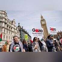 הפגנה אנטי־ישראלית ברחובות לונדון. | אי.פי.איי