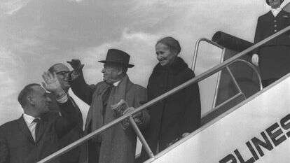 עגנון ממריא לטקס קבלת פרס נובל, 1966. | משה מילנר, לע"מ