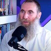 עמי ברעם. | מסך מתוך הפודקאסט "על המשמעות"