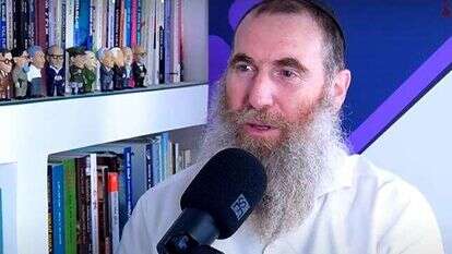 עמי ברעם. | מסך מתוך הפודקאסט "על המשמעות"