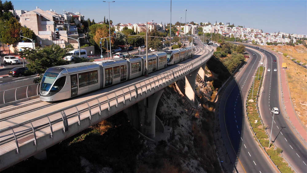 הרכבת הקלה בירושלים. | שאטרסטוק