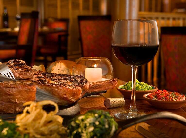 מסעדת ראנץ' האוס. | יחצ ישרוטל