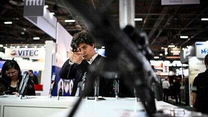 תערוכת הנשק יורוסאטורי בצרפת. | AFP