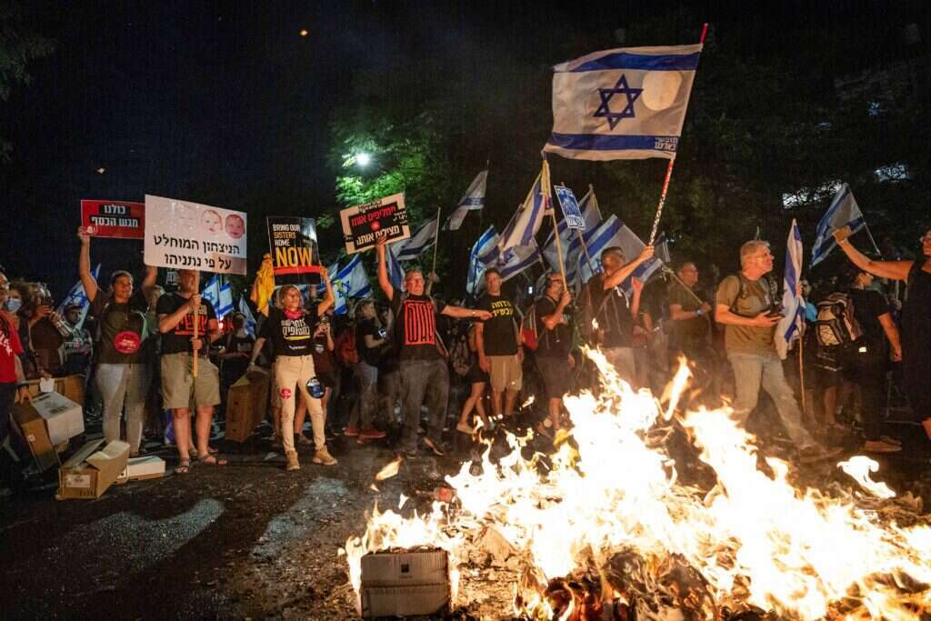 הפגנה מול בית ראש הממשלה בירושלים. | יונתן זינדל, פלאש 90