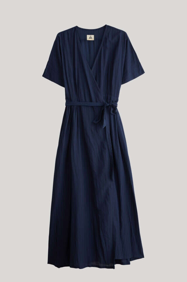 שמלה של אתא