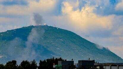 עשן עולה לאחר שרקטות שנורו מלבנון פגעו בשטח פתוח בהר מירון, | דוד כהן, פלאש90