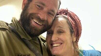 אילון ויס הי"ד עם רעייתו. | באדיבות המשפחה