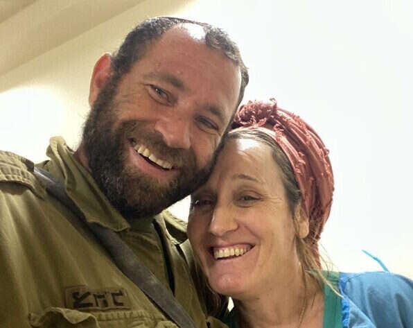 אילון ויס הי"ד עם רעייתו. | באדיבות המשפחה