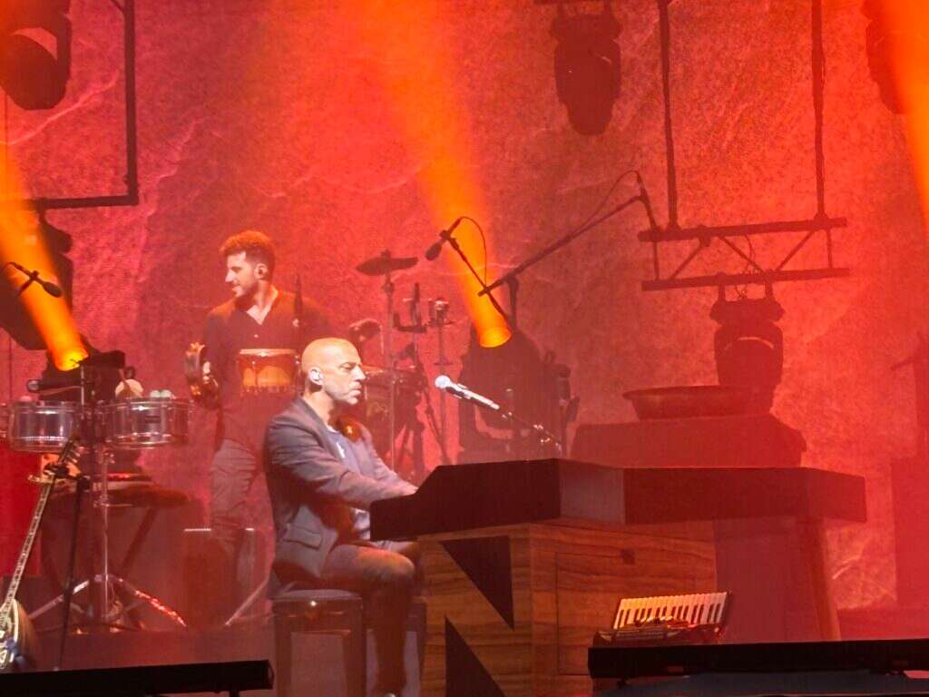 הופעה של עידן רייכל בקיסריה, לרגל השקת האלבום 'מגדל של אור'. | שיראל דילר