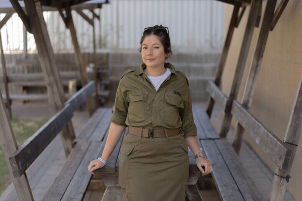 "כתיבת התכנים המחזקים יוצרת תשתית כדי להיאחז בשיניים במה שמחזק אותי". אמסלם. | אריק מרמור