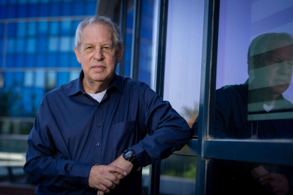 גיורא איילנד. | אריק סולטן