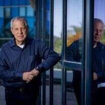 גיורא איילנד. | אריק סולטן