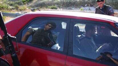 נהג בבידוק ביטחוני בצומת המנהרות. למצולמים אין קשר לכתבה. | קובי גדעון, פלאש 90